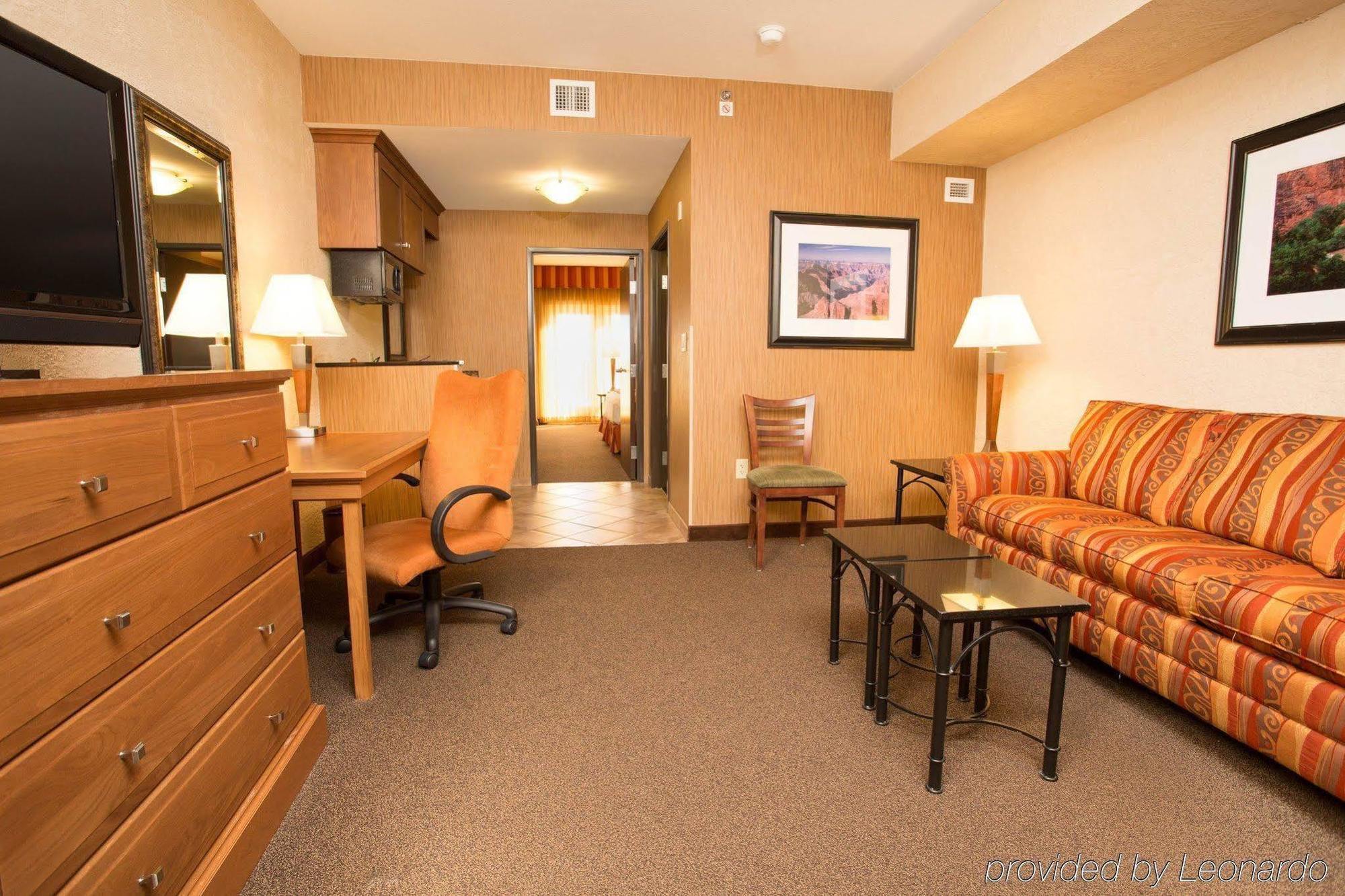 Drury Inn & Suites Flagstaff Exterior photo